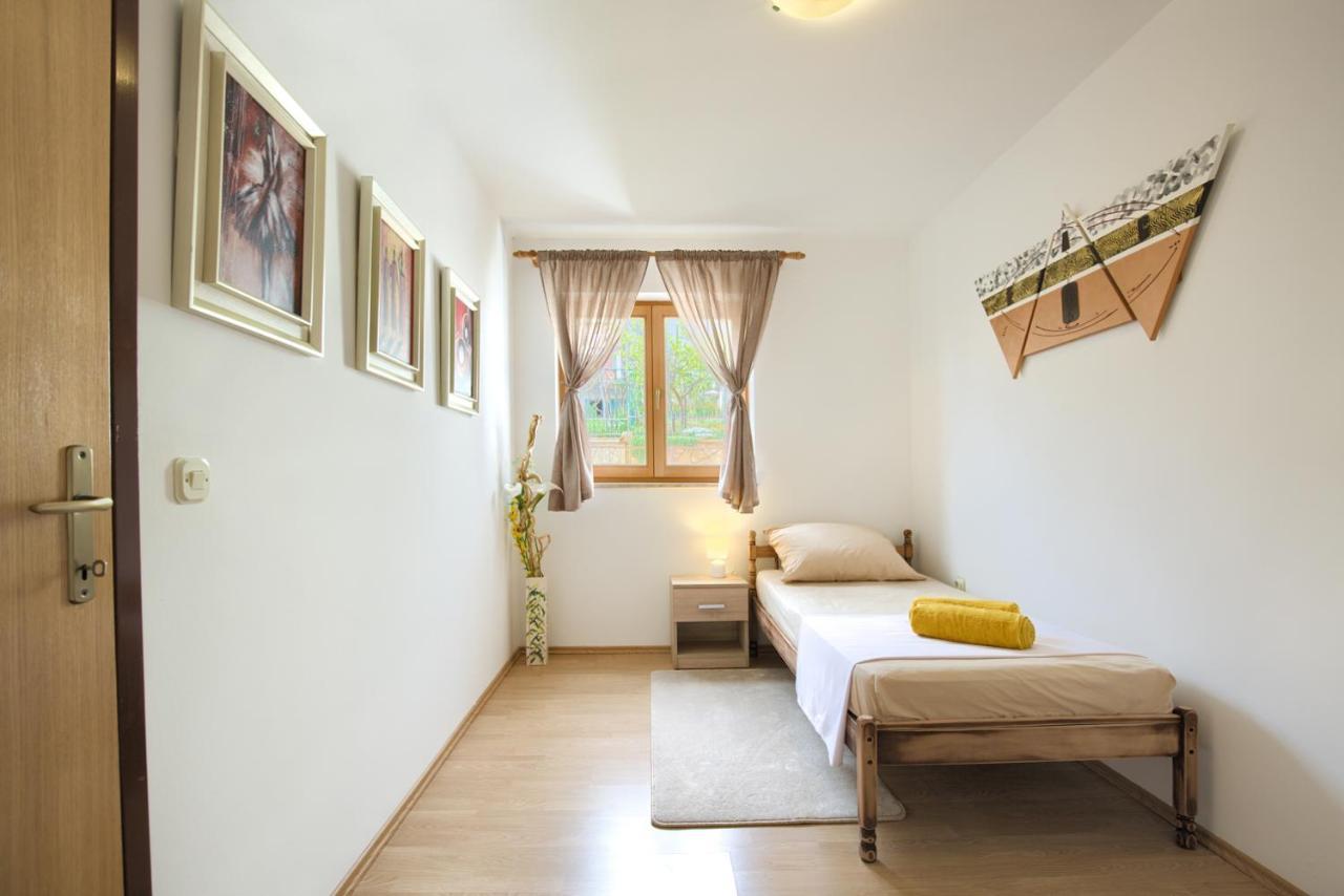 Apartament Apartman Andi Pula Zewnętrze zdjęcie
